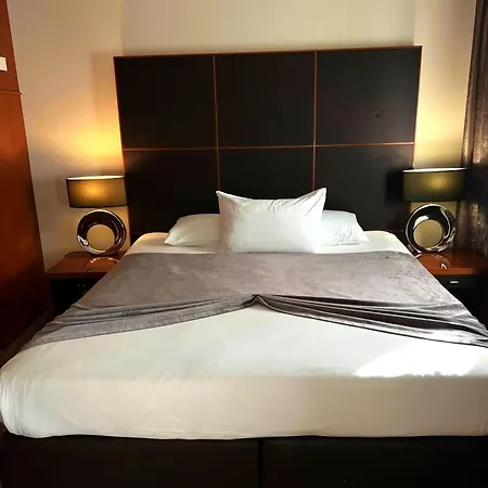 Goldstar Resort & Suites-2