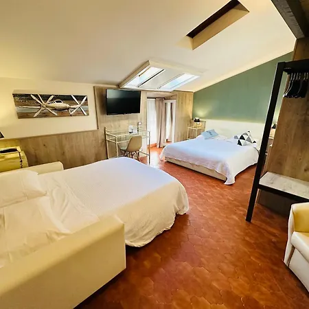 Hotel Italia-2