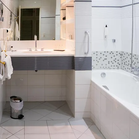 Logis Hotel Diana-2