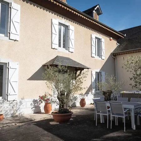 La Maison du soleil L Aulhere 3 étoiles ,Maison familiale 6-7 personnes, Jacuzzi , Massages bien-être en option-2