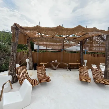 Auberge Des Pins-2