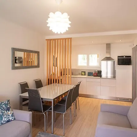 66B - Beautiful Flat 800M From The Sea With Private Parking-2