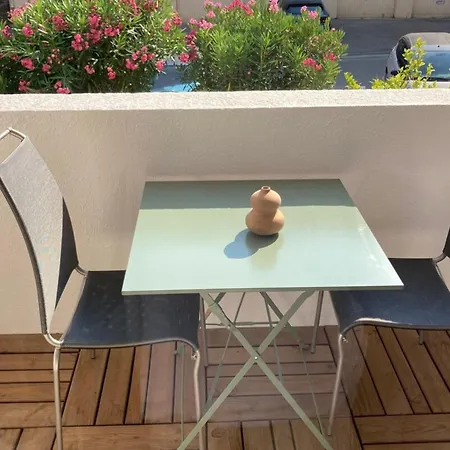 66B - Beautiful Flat 800M From The Sea With Private Parking-3