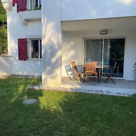Appartement de standing avec jardin privatif, proche du lac et du centre, parking inclus - FR-1-239-583-3