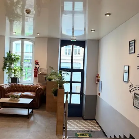 Logis Hotel de Paris-2