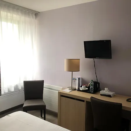 Cit'Hotel La Pyramide-3