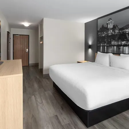 Super 8 By Wyndham Quebec City-2