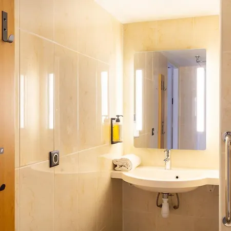 B&B HOTEL Lorient Lanester-3