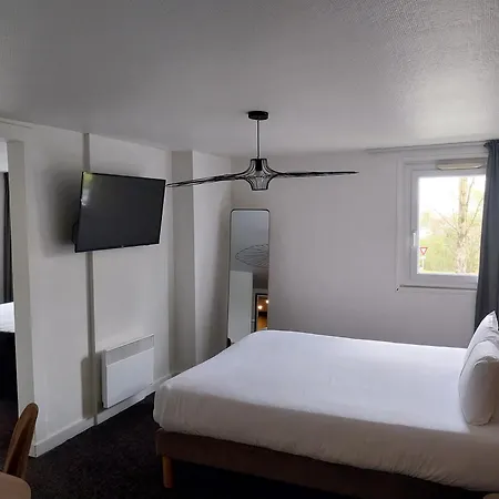 Kyriad Hotel Laval-2
