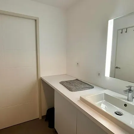 Appartement pour 4 pers avec terrasse, jardin, piscine et accès plage - Animaux admis - FR-1-194-218-3