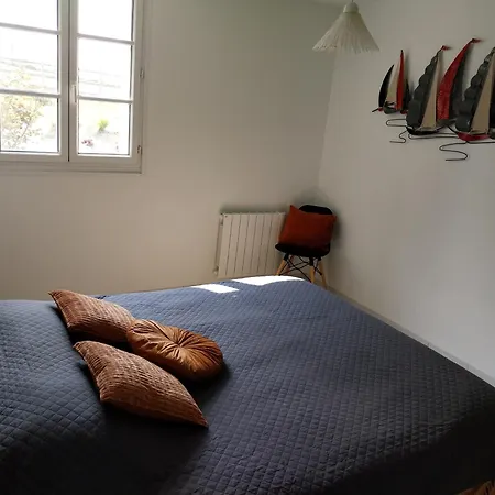Maison Face au Mont avec extérieur-3