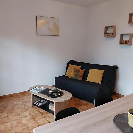 Maison chaleureuse avec terrasse et vue baie-3