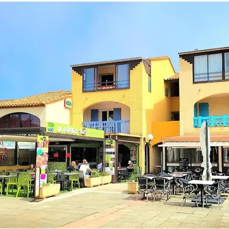 Front de Mer, WIFI, 4 couchages, très grand et joli studio-2