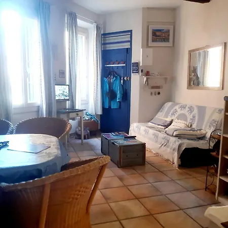 CHARME a 20 m de la plage centre village-3