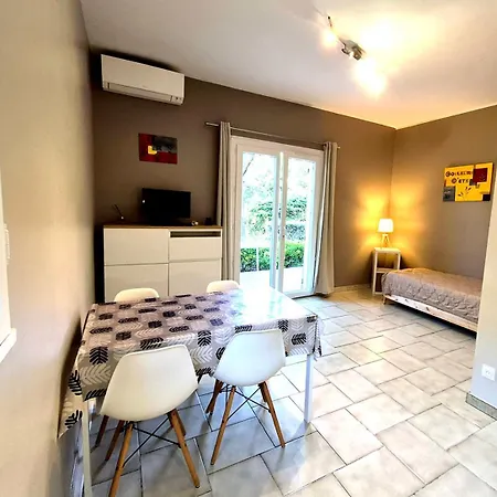 Appartements Dans Villa En Rez De Jardin-2