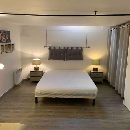 Plage et commerces à 50m, sans télé pour déconnecter !-2