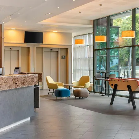 Courtyard By Marriott Paris Saint Denis-3