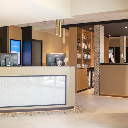 Brit Hotel Avignon Sud Le Calendal-2