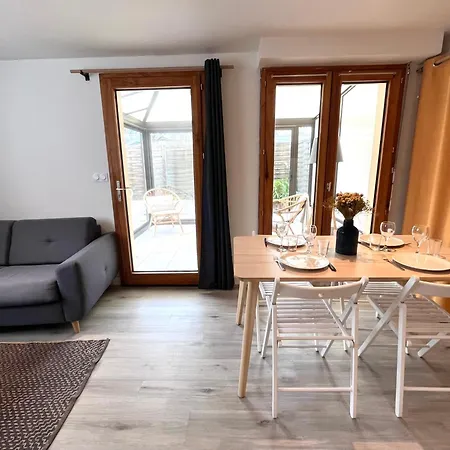 Appartement à 50m des plages-2