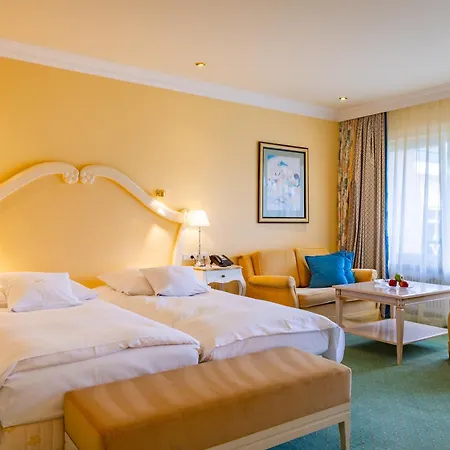 Relais&Châteaux Hotel Schwarzmatt-2