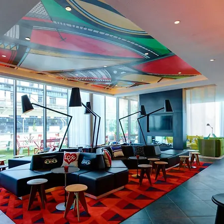 citizenM Paris La Défense-2