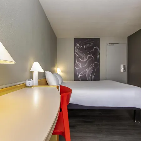 Ibis Rochefort-3