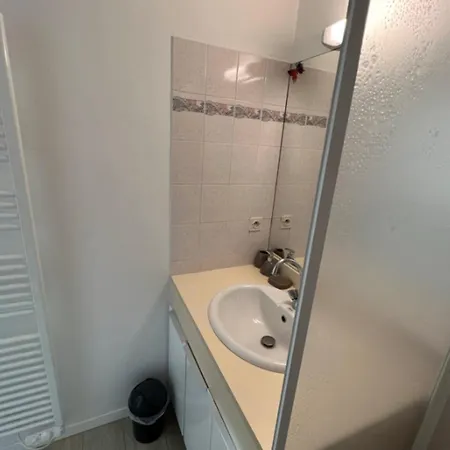 Appartement avec piscine quartier de l Aiguillon-2