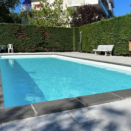 Appartement avec piscine quartier de l Aiguillon-3