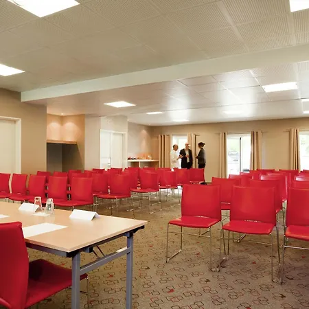 Ibis Senlis-2