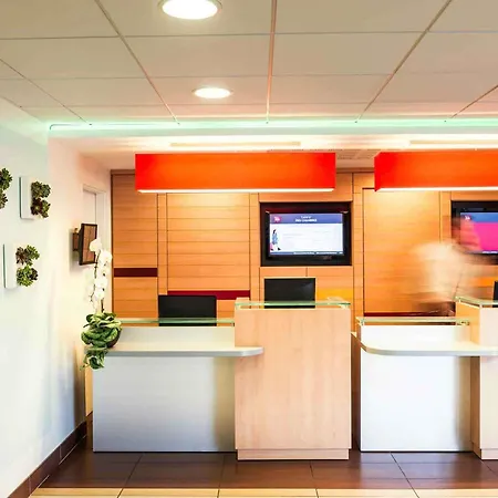 Ibis Massy-3