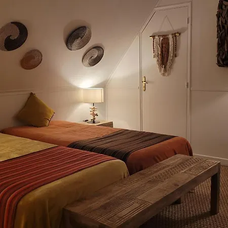Le Manoir des Pélies Gîte et Chambres d'hôtes de charme à 6kms de Conques Spa, Piscine, Rivière, Thermes de Cransac-3
