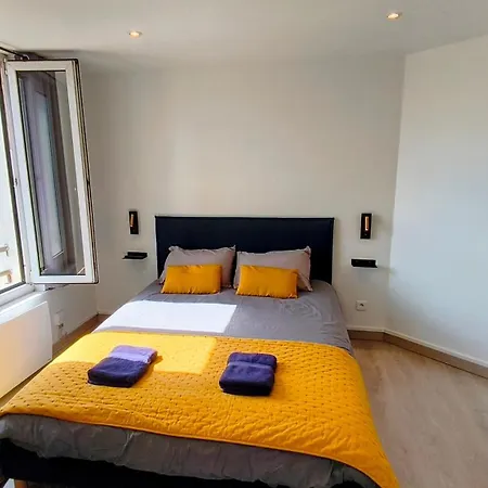 Sea View & Beach Studio Apartment - Blue Horizon-3