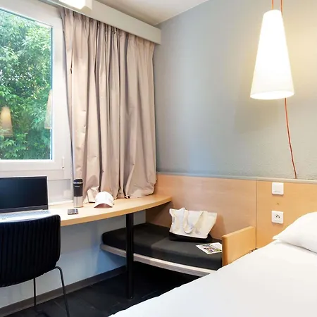 Ibis Salon De Provence-2