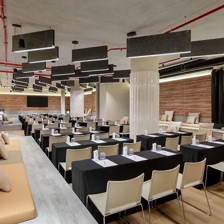 Novotel Valencia Lavant-2
