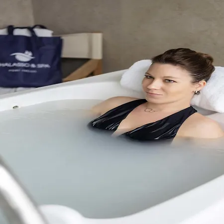 Mercure Thalasso&Spa Port Fréjus-2