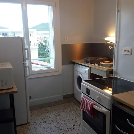 Charmant F2 avec vue, proche centre-2