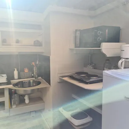 Gîte insolite vue sur le ciel étoilé , cuisine, salle d eau, 2 chambres , proche du zoo de La Palmyre-2