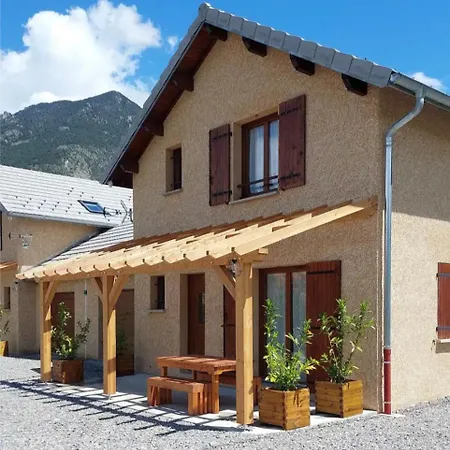 Le Pré Fleuri à Guillestre - Appartements neufs classés Meublés de Tourisme 3 étoiles - Parking privatif-3