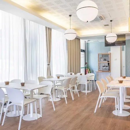 B&B HOTEL Marseille Centre La Timone-2