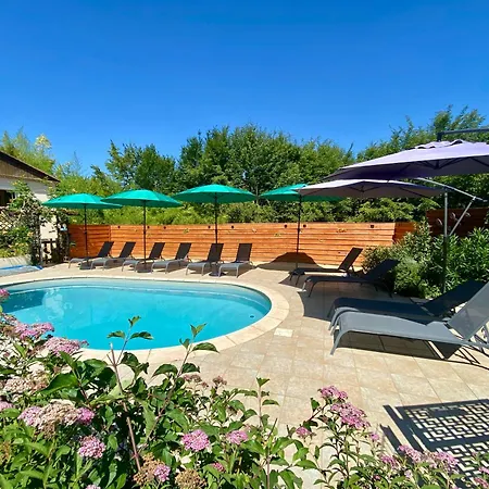 Domaine Ô Clair de Lune - Chambres d'Hôtes et Gîtes à Sarlat - Accès Cité Médiévale 5 minutes à pied - Parking - SPA&Massages en option - Piscine de saison-3