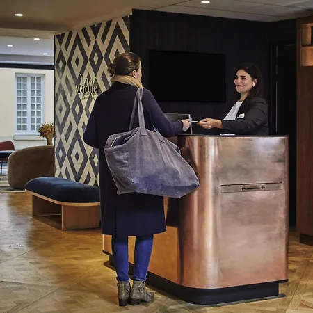 Mercure Versailles Chateau-2
