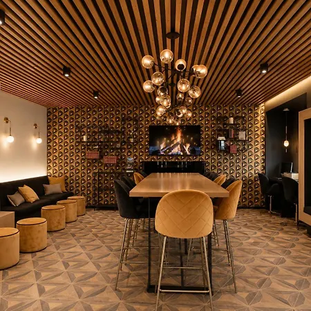 Logis Hotel Center-2