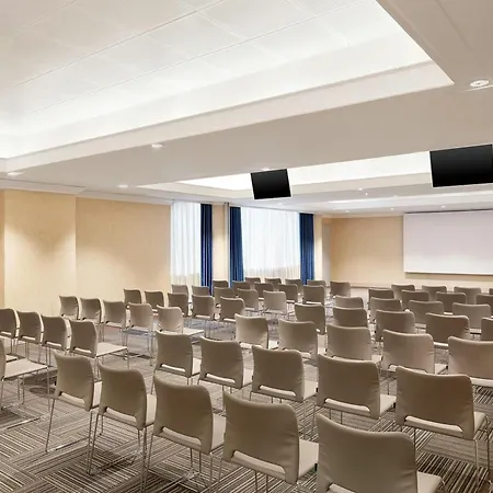 Courtyard By Marriott Rome Central Park-3