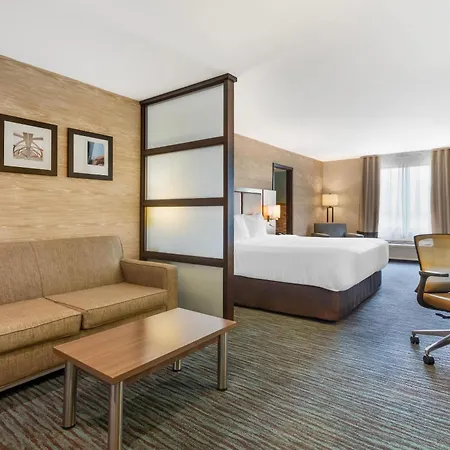 Comfort Inn & Suites Airport North-3