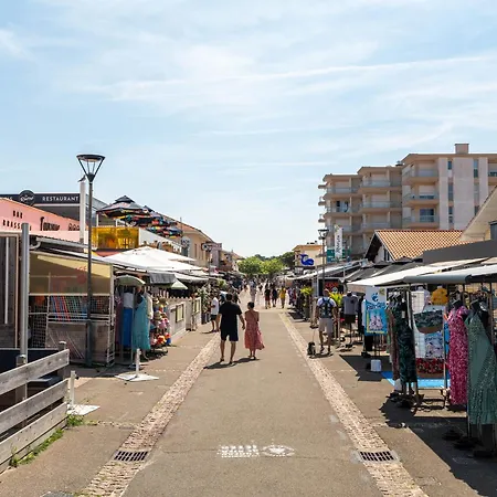 Biscarrosse T2 avec piscine, parking, à 10km de l'océan - FR-1-319-349-3
