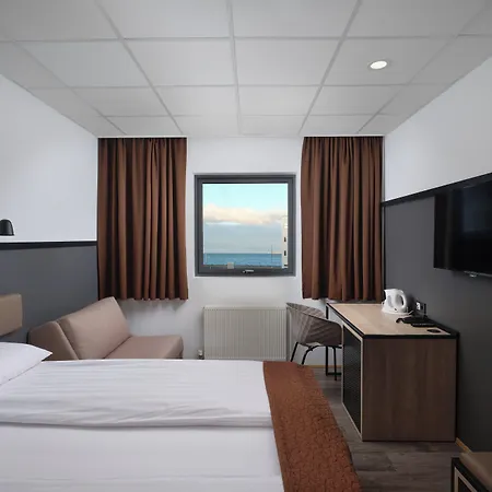 Hotel Cabin-3