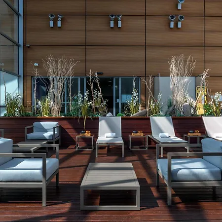 Hilton Geneva Hotel And Conference Centre-2