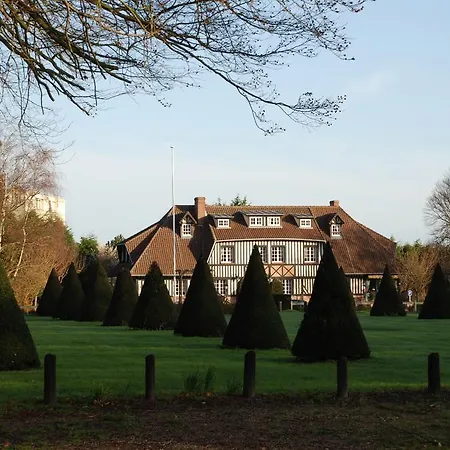 Golf Hotel-2