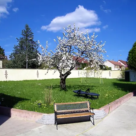 Grand appartement dans villa avec parking quartier résidentiel-3
