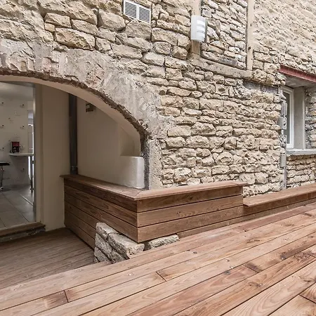 Appart Hôtel Bourgoin-3